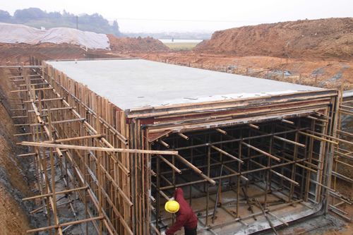 湖南湘江大道项目顺利完成首件箱涵施工-中国十七冶集团有限公司